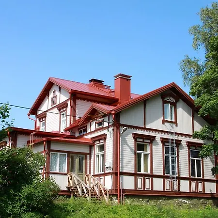 Loeydoen Kartano Szálloda