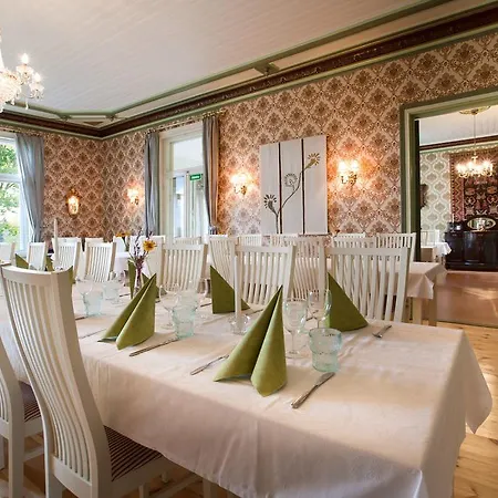 Hotel Loeydoen Kartano *